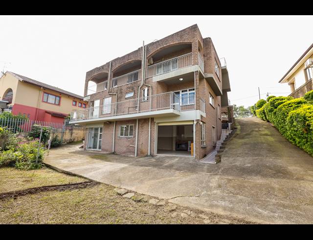 4 BEDROOM HOUSE FOR SALE IN NEWLANDS WEST